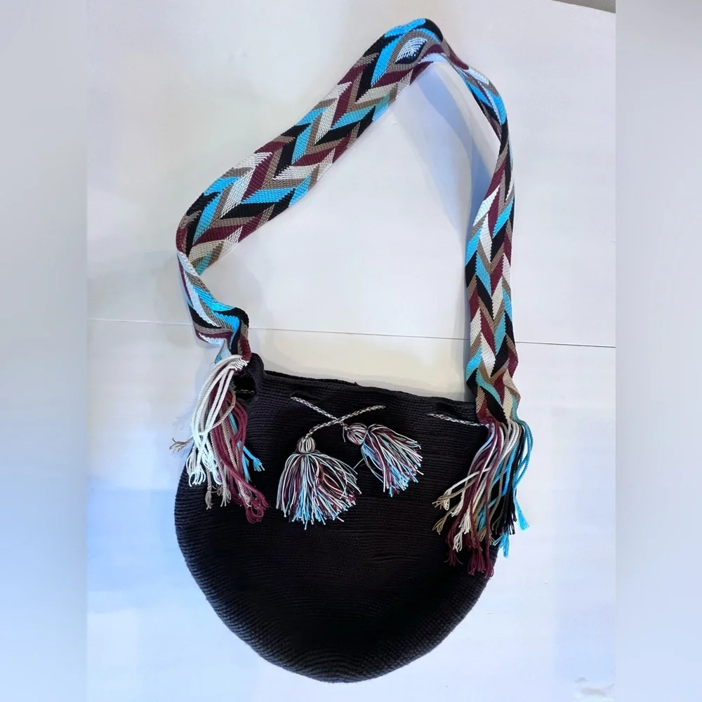 WÜITÜSÜ Handmade Wayuu Mochila Bag